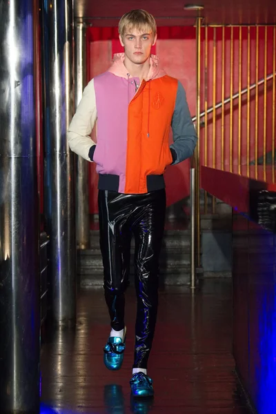 Look 50